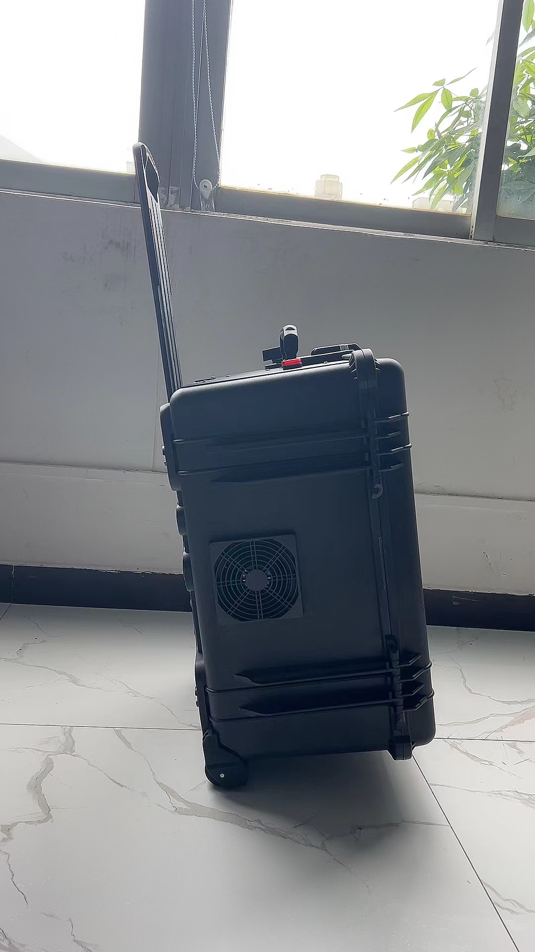东安手拉箱型移动通信干扰器